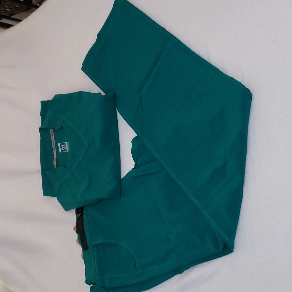 Essential Threads Welby mens Scrubs